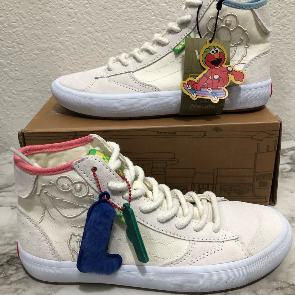 VANS NWT high top the Lizzie Sesame Street Sneakers